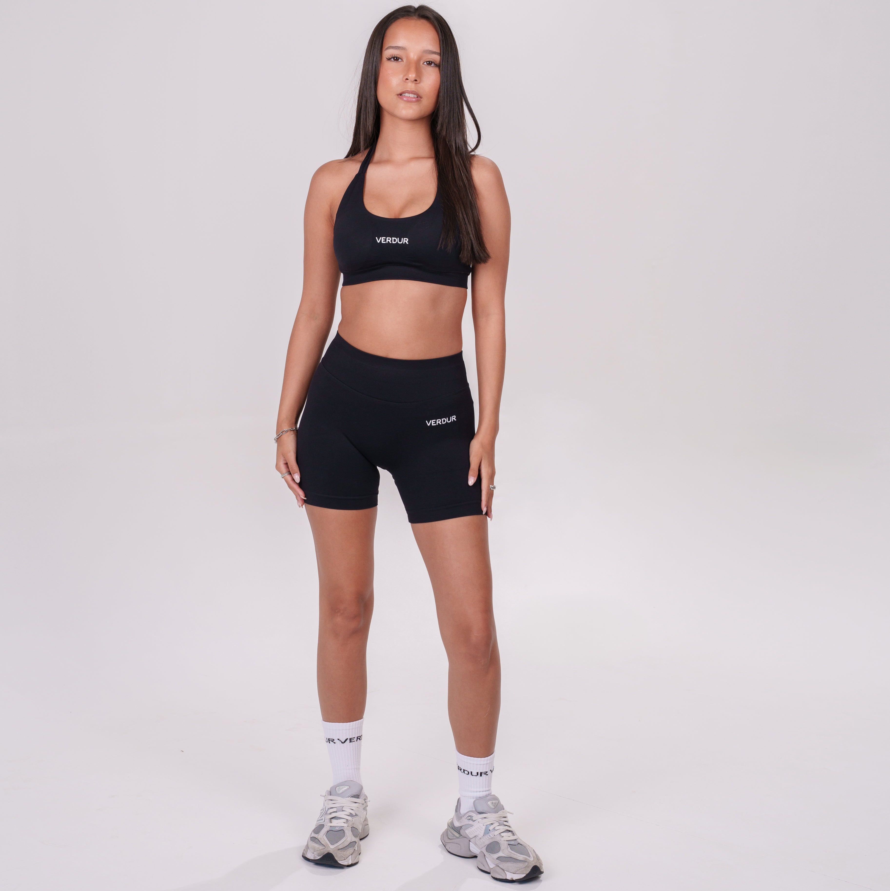 Empower Short – Noir